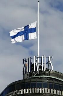 В британии приспустили флаги