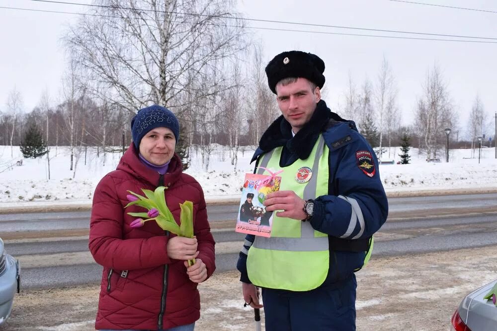 цветочный магазин. цветы лотошино. лотошинский музей. фотограф татьяна выставка. ушаковская средняя образовательная школа фото.