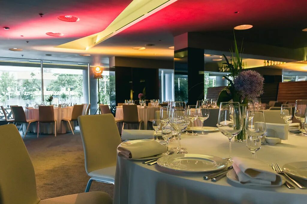 Monk ресторан екатеринбург. Монк ленина 9а. Monk ресторан екатеринбург. Monk ресторан екатеринбург свадьба. Ресторан отель хилтон екатеринбург.