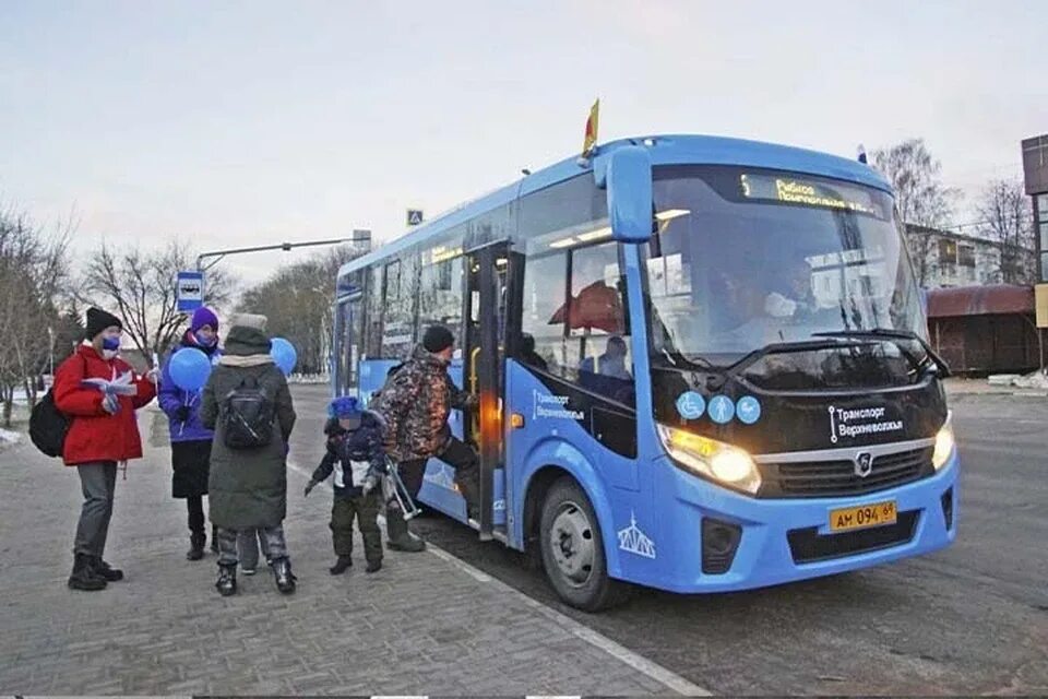 Автобус 2 тверь. Рязаново тверь автобус. Тверские автобусы. Конаково автобусы транспорт верхневолжья. Автобус застрял в болоте.