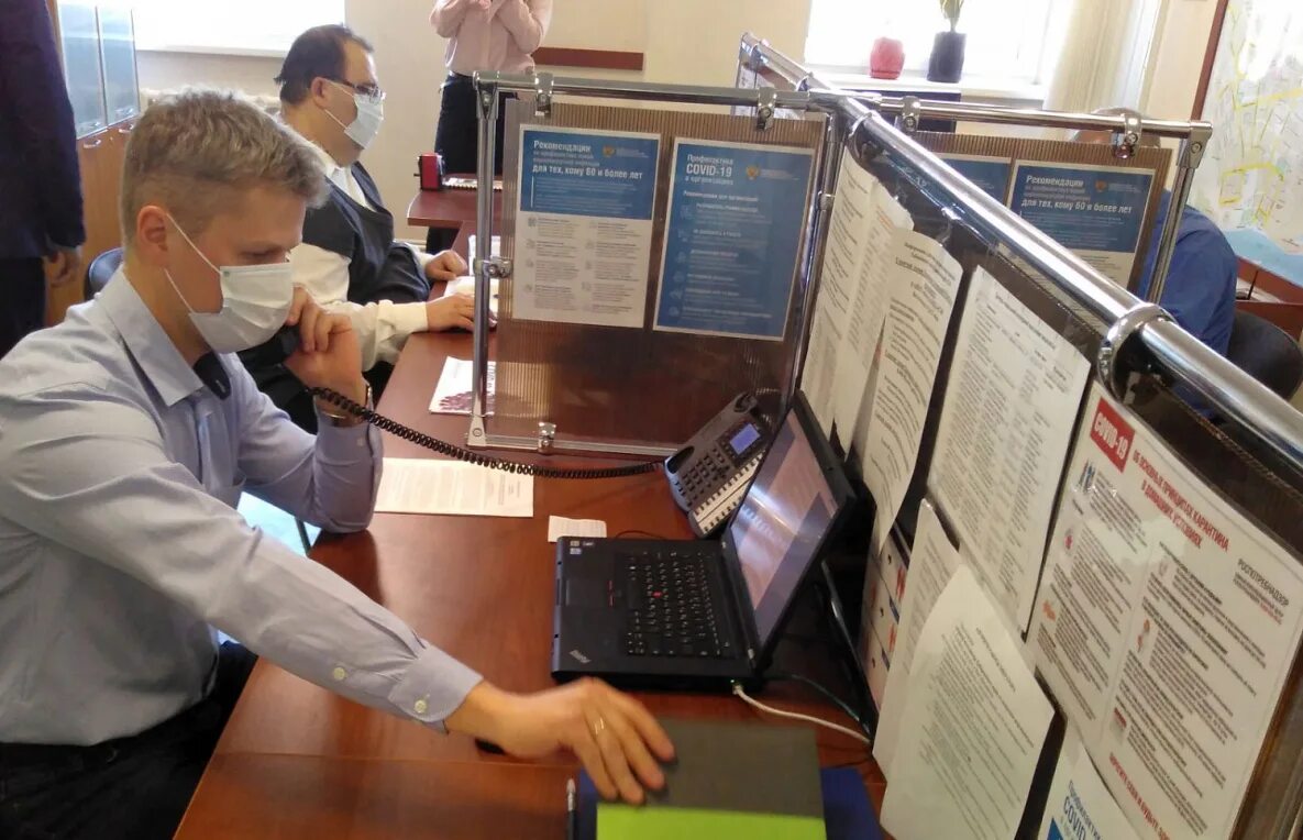 Оператор колл центра. Девушка оператор казашка. Колл центр мегафон таджикистан. Колл центр индиго таджикистан. Колл центр аптеки.