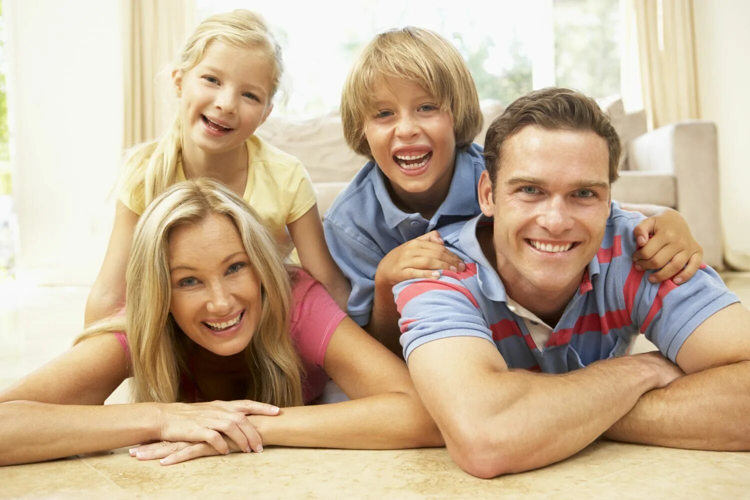 Распорядиться семейный. Семья. Фотография семьи. Современная семья. Образ семьи.