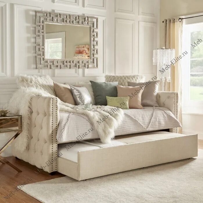 Красивая диван кровать. Кровать Annika Upholstered Daybed with Trundle. Тахта в интерьере спальни. Диван в спальню. Красивые диваны.