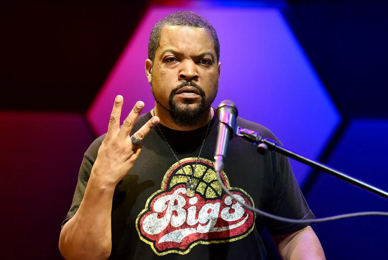 Ice cube us. Ice Cube 2021. Ice Cube 2023. Айс Кьюб сейчас. Айс Кьюба 2021.