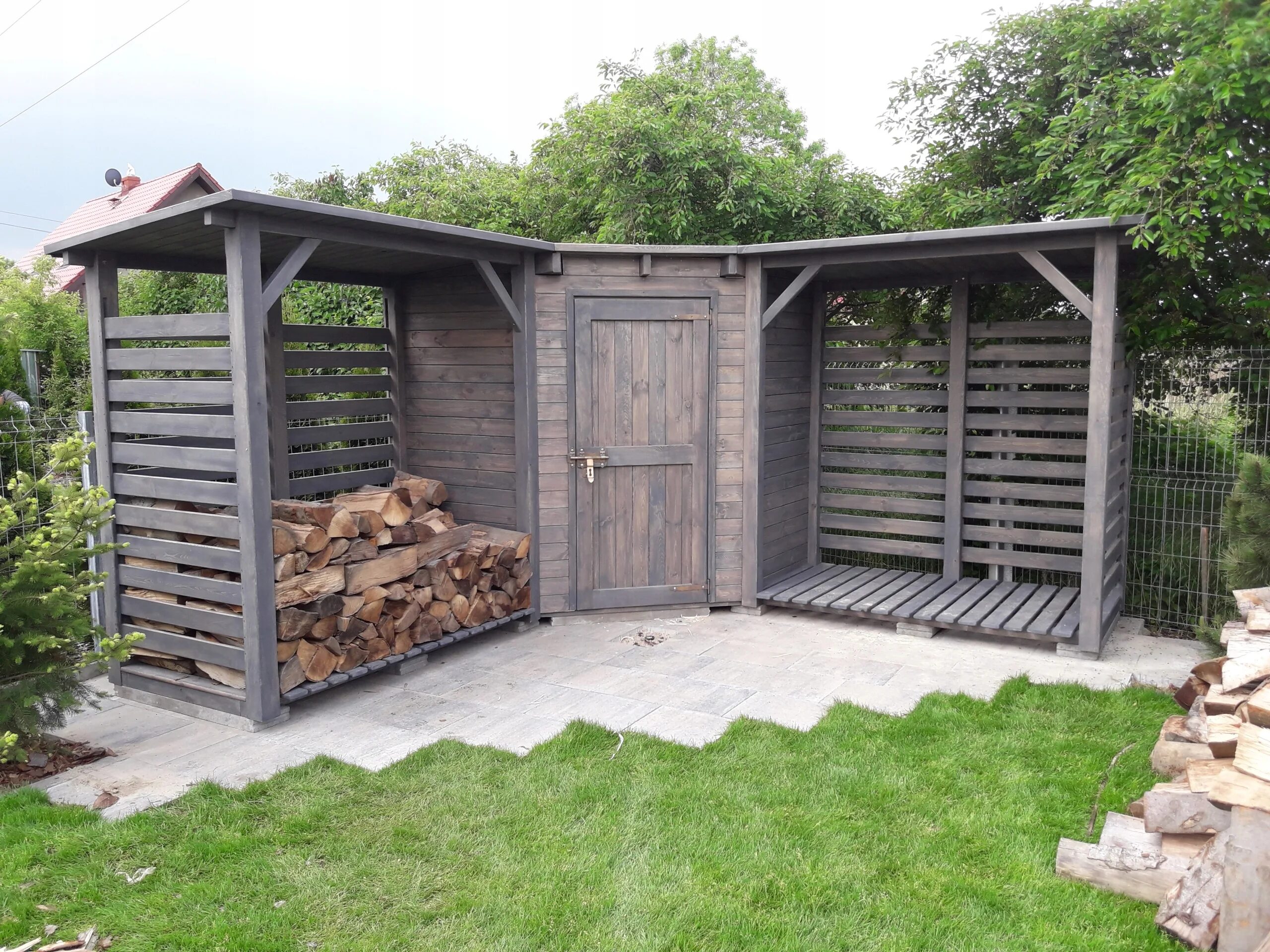 Хозблоки для дачи с навесом. Финский дровяник. Хозблок с дровником 5х2. Угловой сарай для дачи. Хозблок с дровником 6x2.