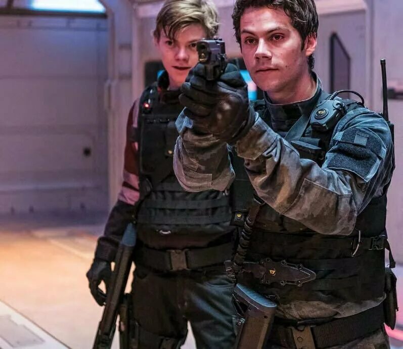 Галли бегущий в лабиринте 3. Бегущий в лабиринте лекарство от смерти. Уэс болл бегущий в лабиринте. Лабиринт лекарство. Лабиринт лекарство.