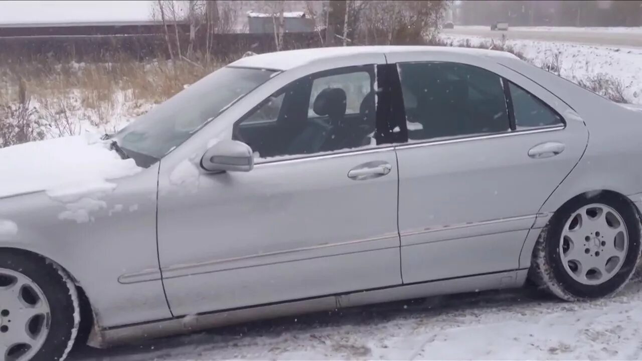 Mercedes w220 убитый. Предохранитель пневмы w220. Мерседес упала пневма. Mercedes w220 убитый. Взорванный 220 мерседес.