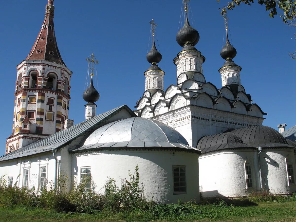 Достопримечательности суздаля фото с названиями. Достопримечательности Суздаль Суздаль. Суздаль Великая архитектура. Ильинская Церковь Суздаль. Памятники истории Суздаль Суздаль.