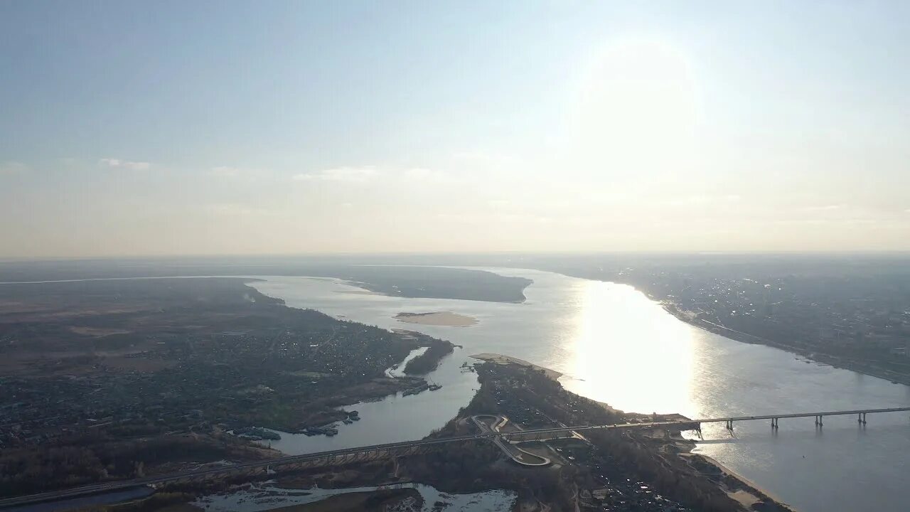 Вода в волге волгоград сегодня. Волгоград вид с Волги. Волгоград Волга видео. Реф-Волга Волгоград. Волга Холл Волгоград.