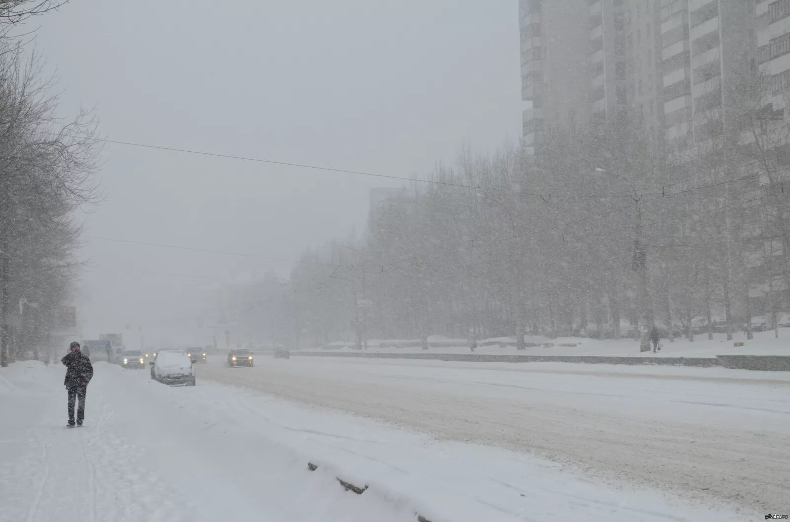 Плохая погода в екатеринбурге. Мальчик январь. Снег в екатеринбурге. Погода в екатеринбурге когда придет снег. Снегопад свердловская область.