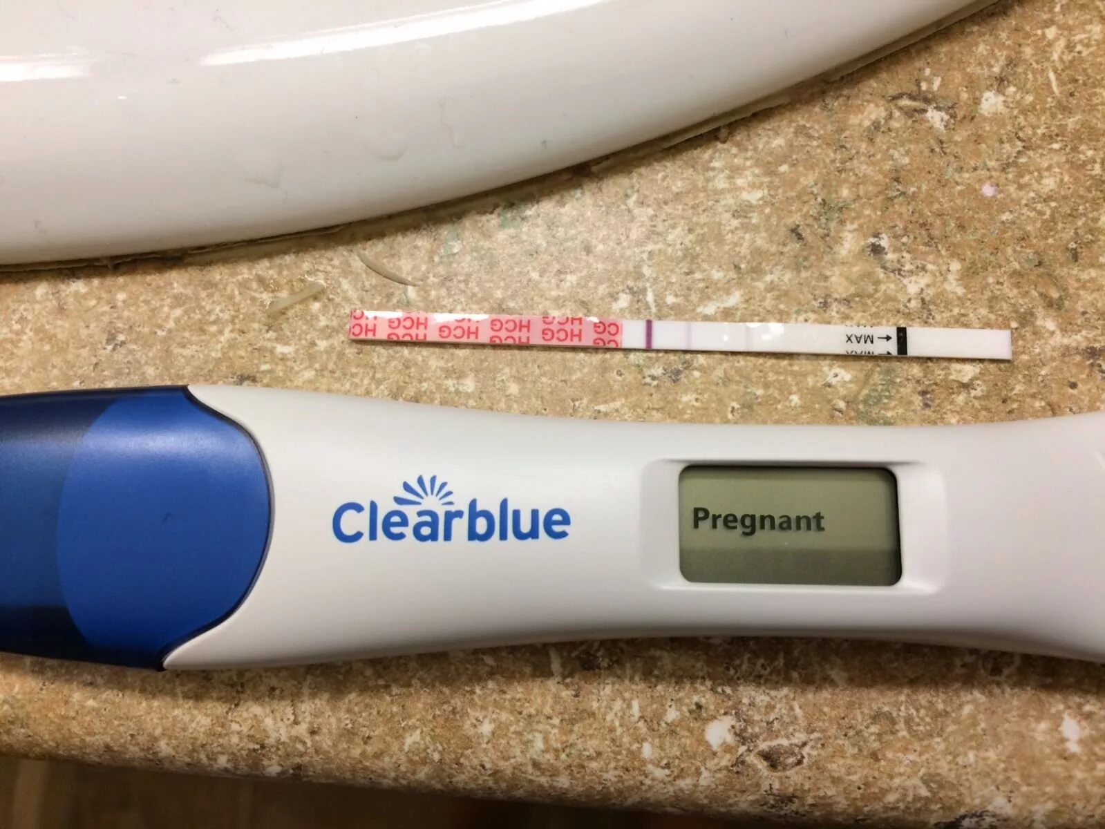 Clearblue ошибся. Тест клеар блю. тест клеар блю цифровой упаковка. тест на беременность clearblue. чувствительность теста клеар блю.