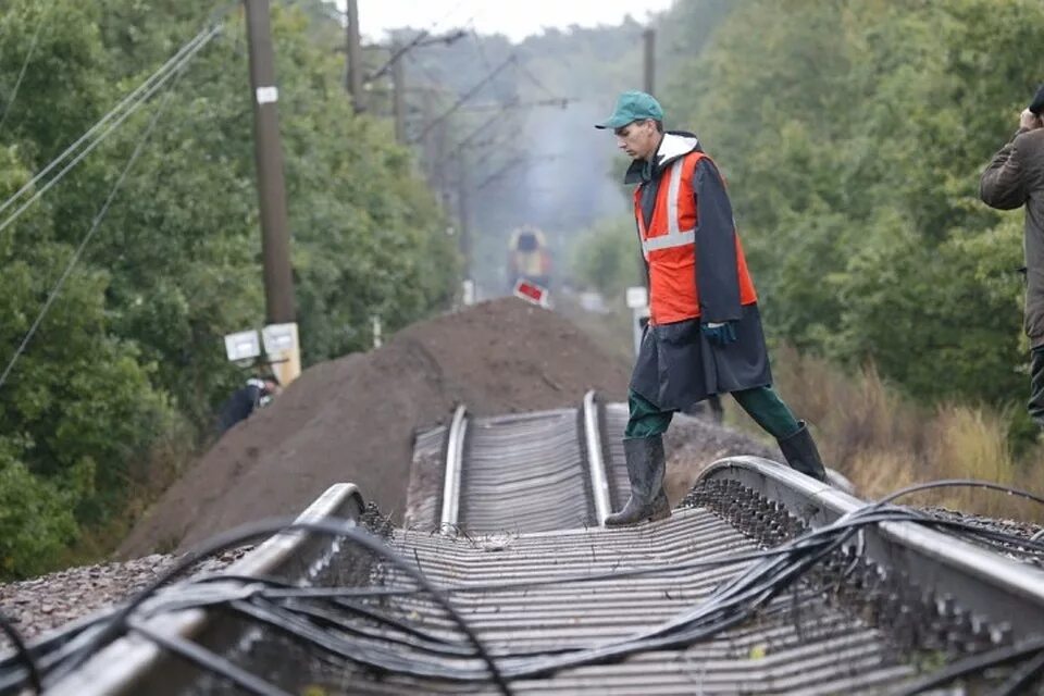 Землетрясение в калининграде в 2004. Землетрясение в калининградской области 2004. Землетрясение в калининграде. Землетрясение в калининградской области 2004. Землетрясение в калининграде в 2004.