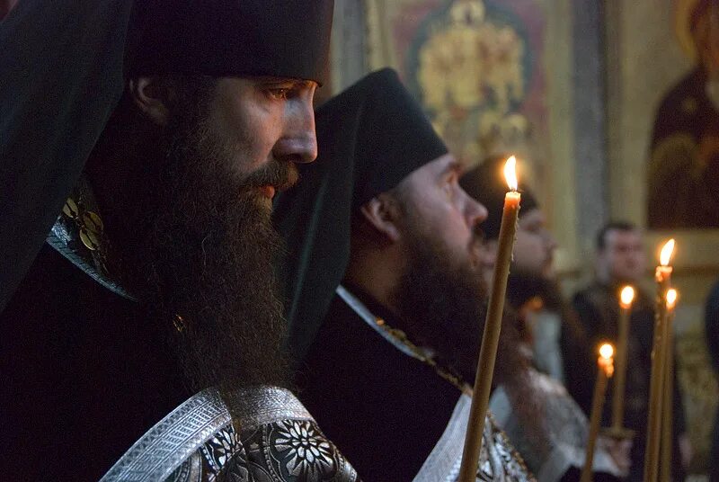 Священник крестит. Игумен филарет новороссийск. Священник ругается. Священник ругается. Встреча с духовным наставником.