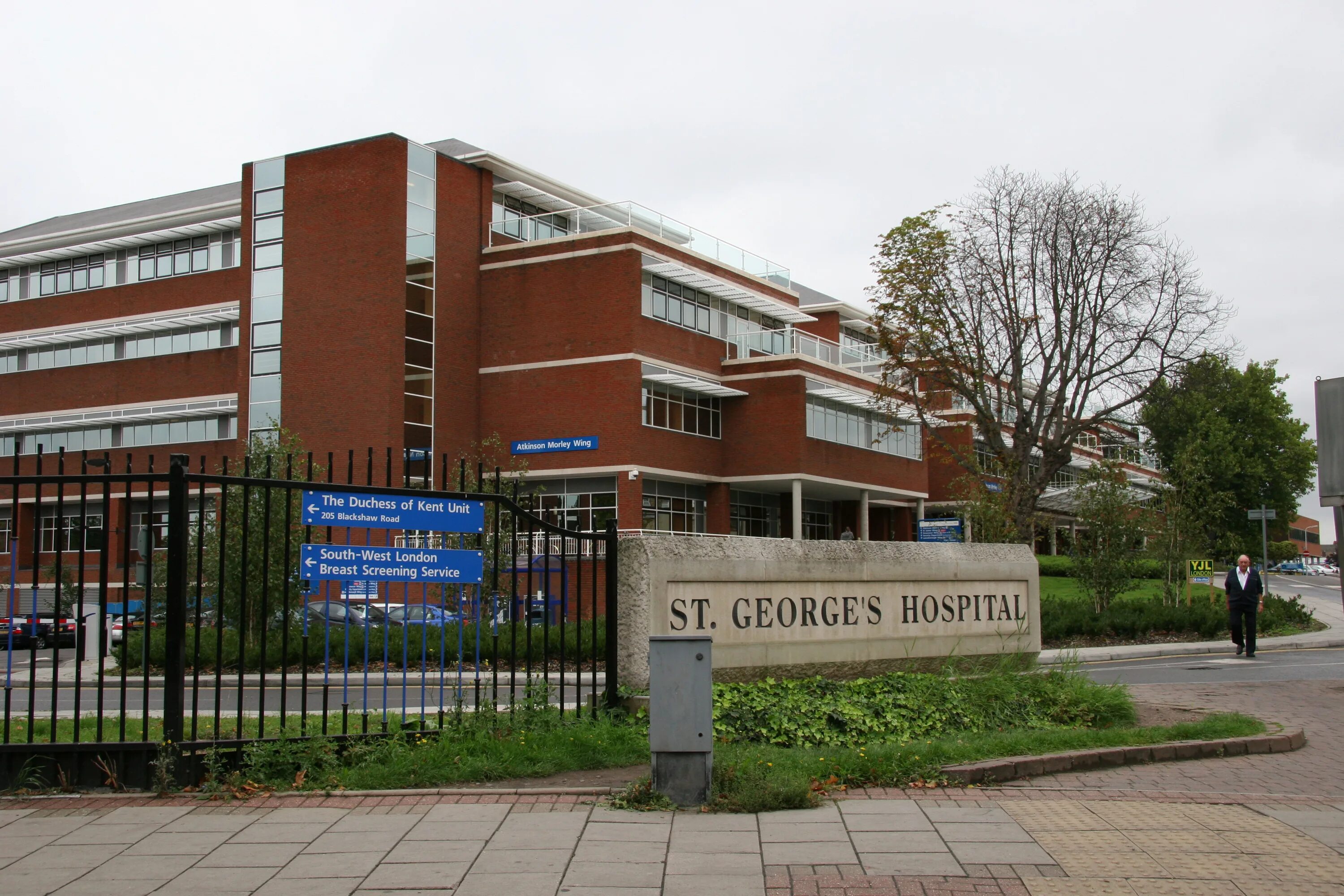 Больница Святого Георгия Лондон. Госпиталь Святого Энтони. University Hospital "St. George". Больнице Святого Георгия в Лондоне внутри. З госпиталь