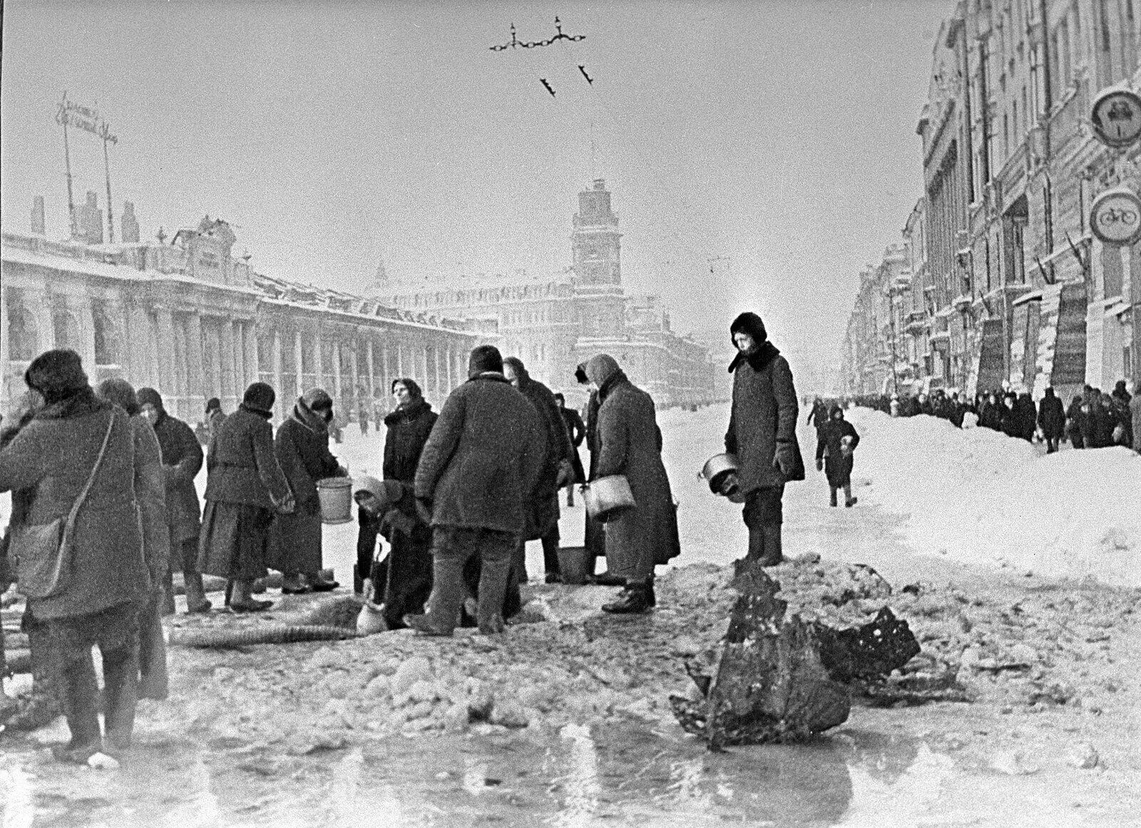 1943 -2023 блокада ленинграда. Блокада ленинграда 1941-1943. 900 дней блокады ленинграда. Непокоренный ленинград. Кл час непокоренный ленинград.