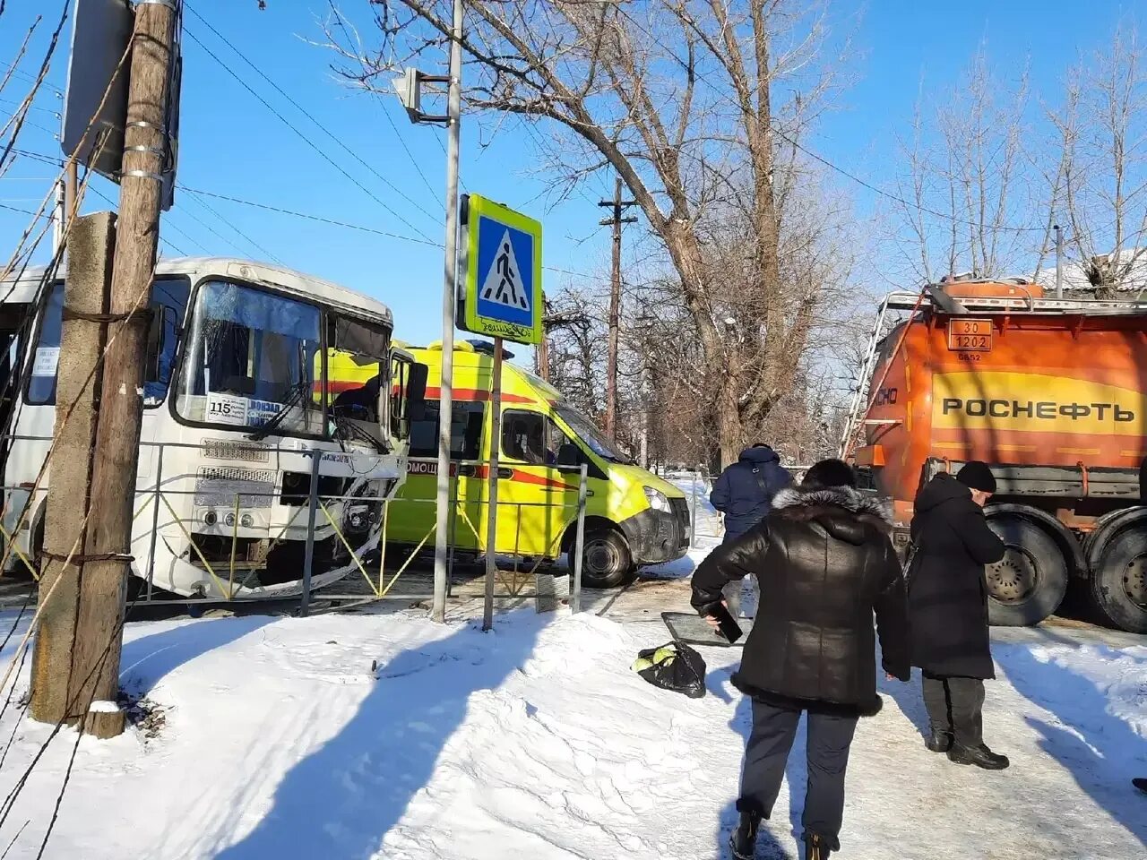 Каменск шахтинский 115. Автобус 24 Каменск-Шахтинский. Каменск-Шахтинский авария автобуса. ДТП Каменск Шахтинский. Автовокзал Каменск-Шахтинский.