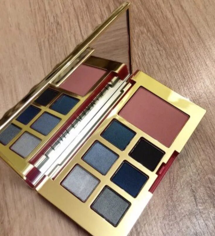 Candy glow estee lauder палетка теней. Estee lauder палетка. Estee lauder палетка. Тени эсте лаудер 01. Estee lauder палетка.