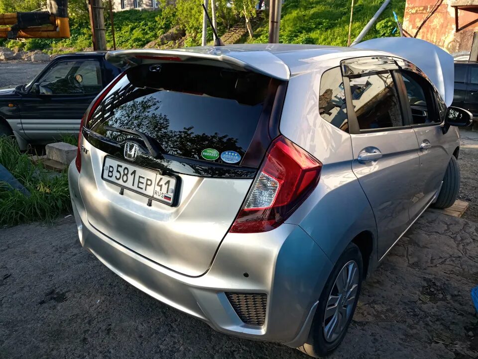 Honda Fit 3g. Хонда фит 3. Спойлер Honda Fit 2014. Honda Fit GK Spoiler.