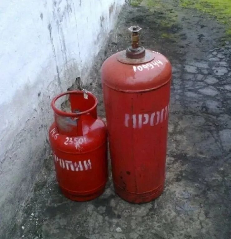обмен бытовых газовых баллонов. пропан 12 литров. сварочная смесь. обменяю баллон газа на квартиру в европе. газовый баллон в деревне.