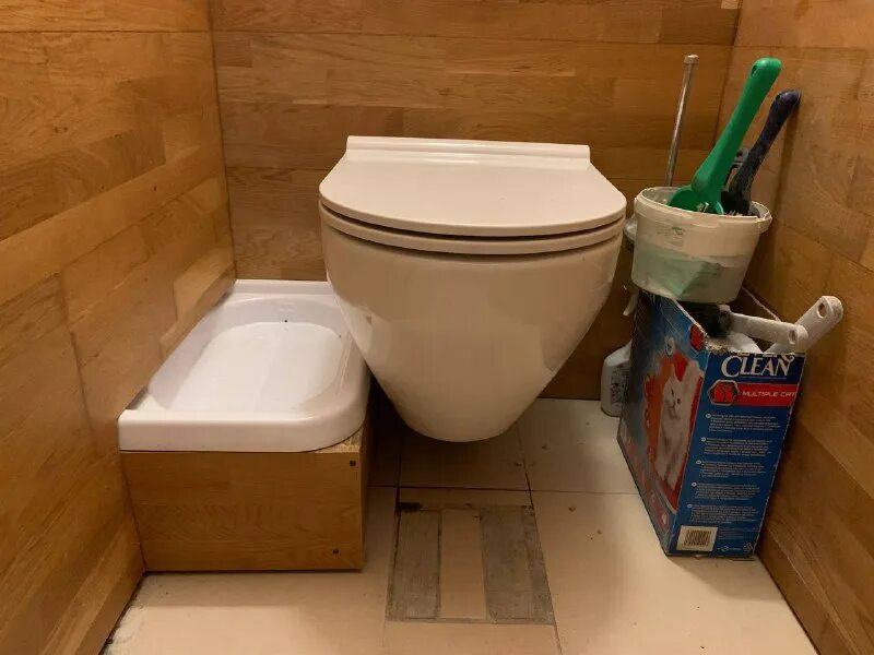 туалет в квартире. туалет для персонала. акриловая ванна ривер 150х80. камера видеонаблюдения в унитазе. туалет тг.