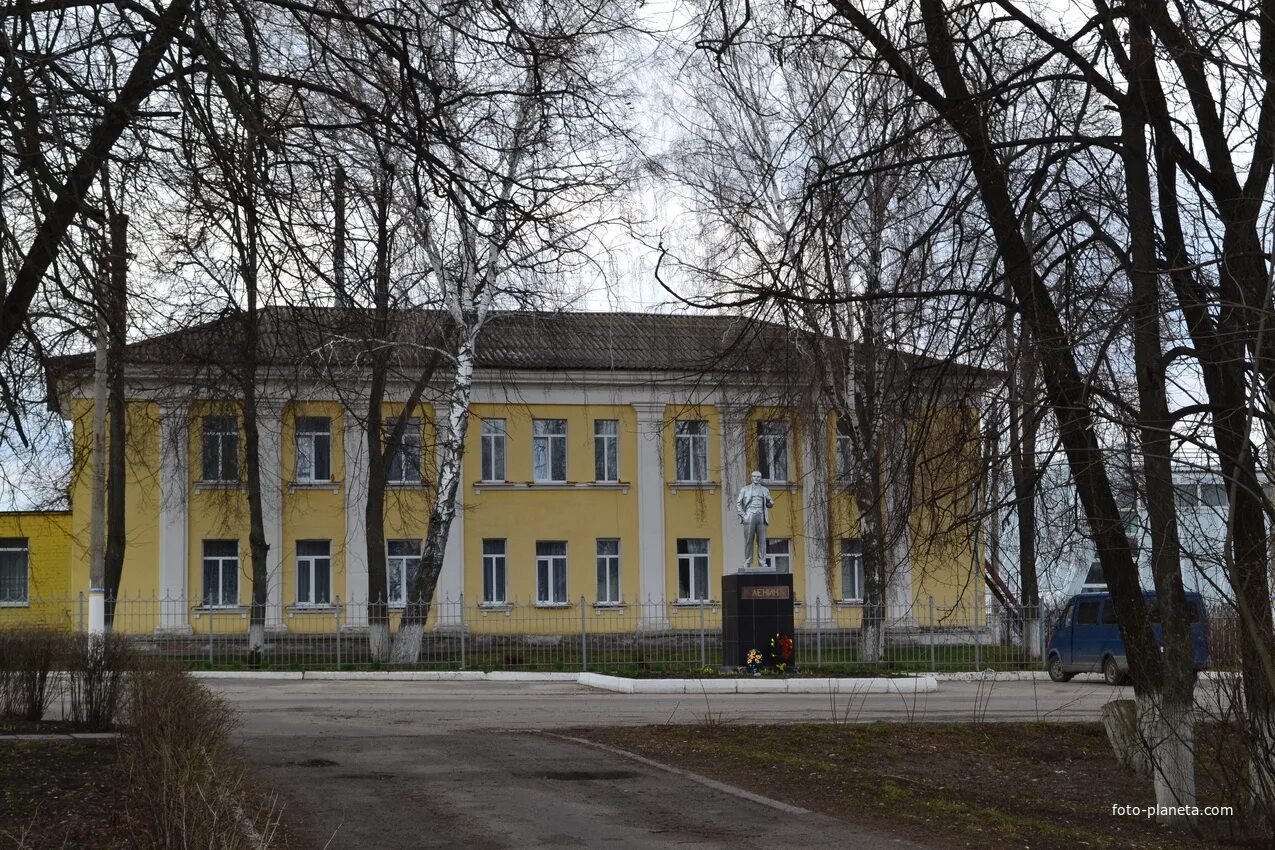 Погода в тросне на неделю орловская. Тросна Орловская область. Тросна Орловская область школа. Село Тросна Орловская область. Достопримечательности Троснянского района Орловской области.