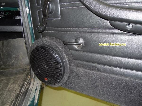 установка динамиков в ваз. 16 колонки в двери ваз 2107. штатные динамики ваз 2107. колонки в штатные места ваз 2107. штатная акустика ваз 2107.