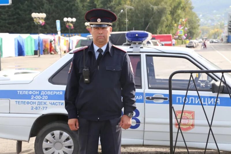 Телефон деж части. Начальник ГАИ Горно Алтайск. Полиция Горно Алтайск. Полиция Горно Алтайск работники. Полиция Турочак Республика Алтай.