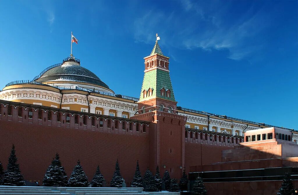 Кремлевская район. Сенатский дворец Московского Кремля площадь. Сенатская башня Московского Кремля Москва. Сенатская башня некрополь Кремля. Стена мавзолей Кремль Москва.