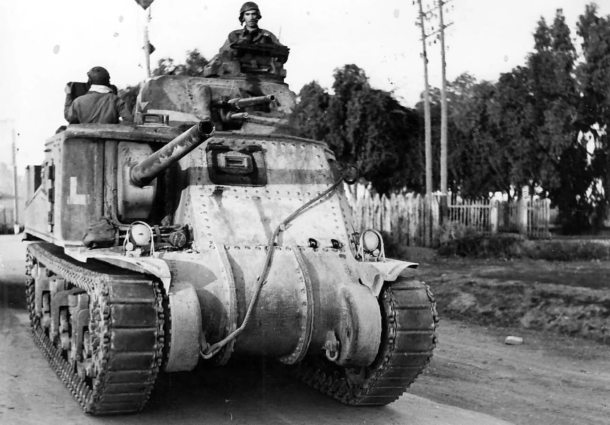 M3 Lee танк. Танк США m3 Lee. Танк генерал Грант. Танк м 3 ли Грант.