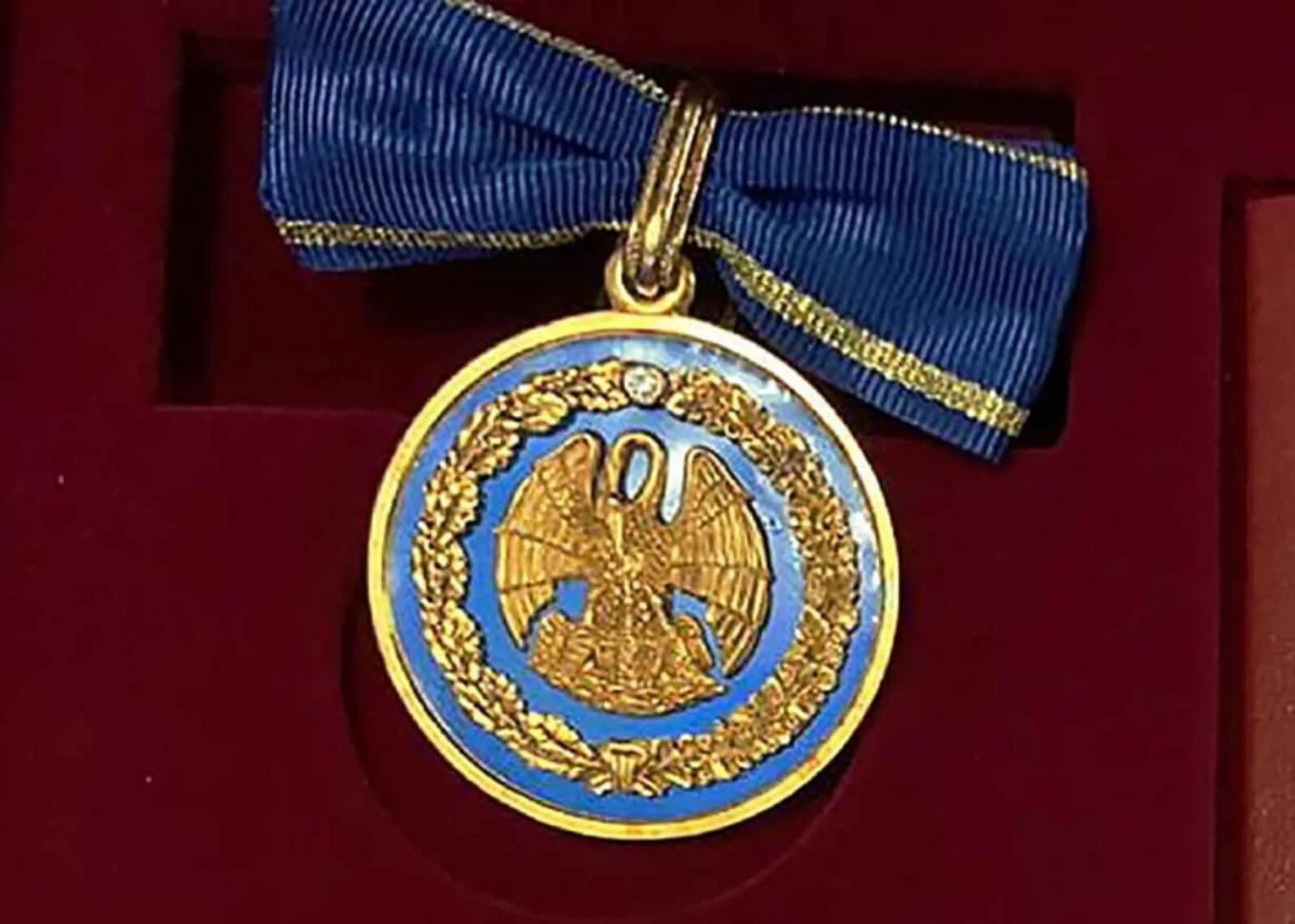 Орден за благодеяние. Знак отличия за благодеяние. Знак отличия за благодеяние РФ. Награда за благодеяние.