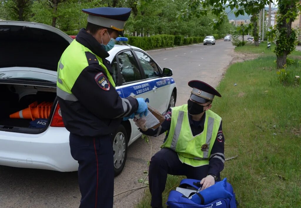 гаишники москва. гибдд организация. сотрудник гаи. помощь гаишника. гаи помогает.