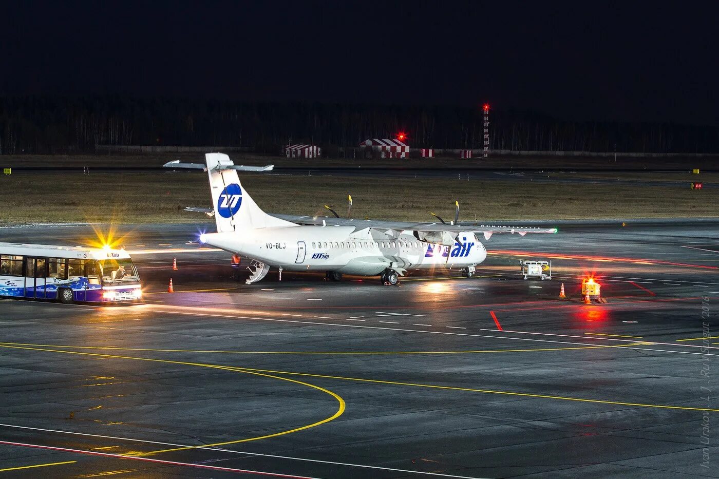 ATR 72 ЮТЭЙР Сургут. ATR 72-500 UTAIR. Боинг ATR 72. ATR 72 ЮТЭЙР ночью.