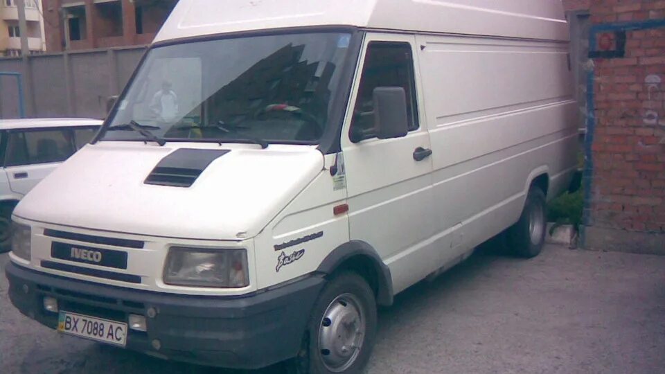 Бус ивеко. Iveco turbo daily 3510. ивеко турбо дейли 2.8. ивеко дейли 1998. ивеко 3510 1998.