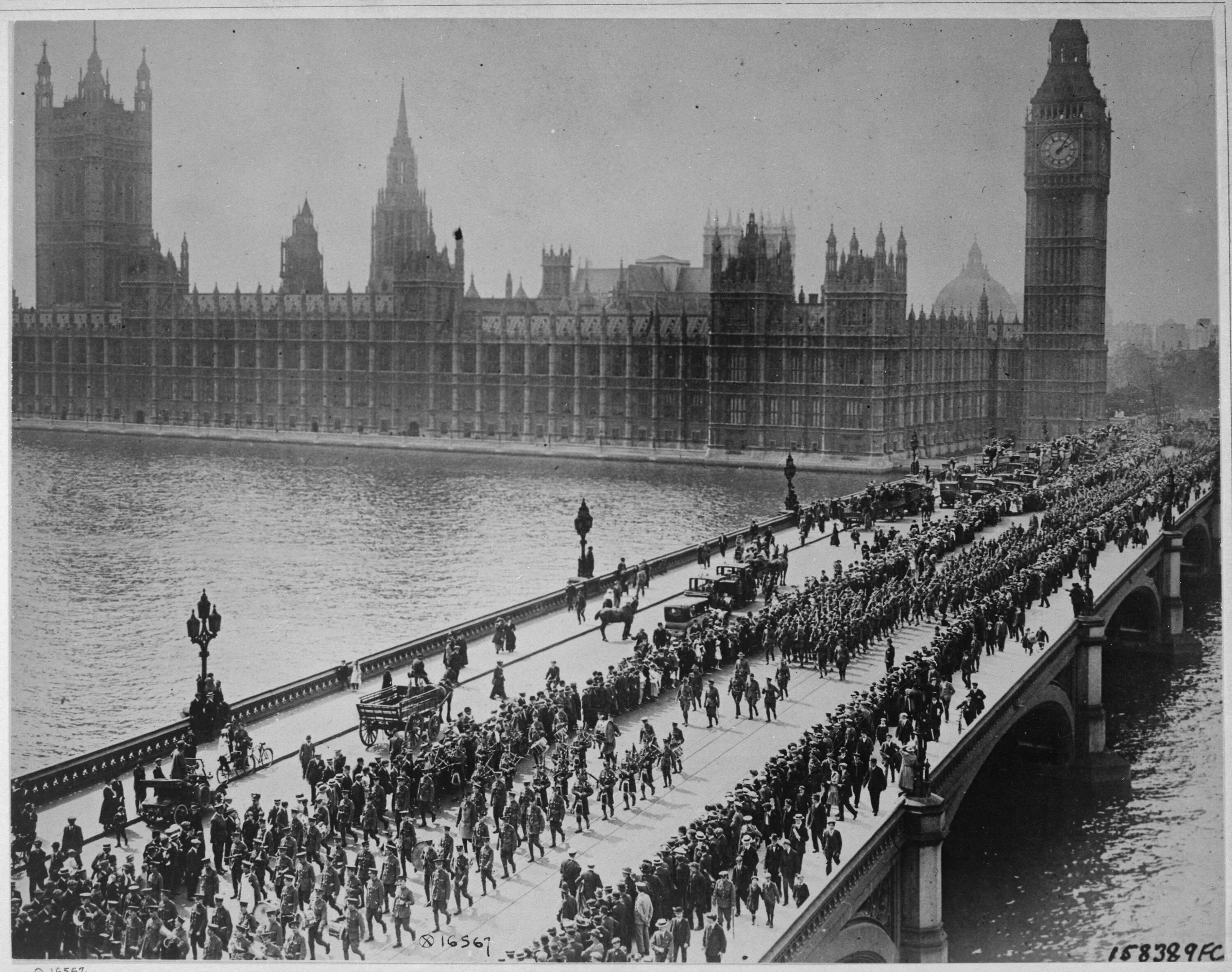 Лондон 20. Лондон в начале 20 века. лондон 1917. лондон парламент 20е годы. англия 20 лондон 20 века.