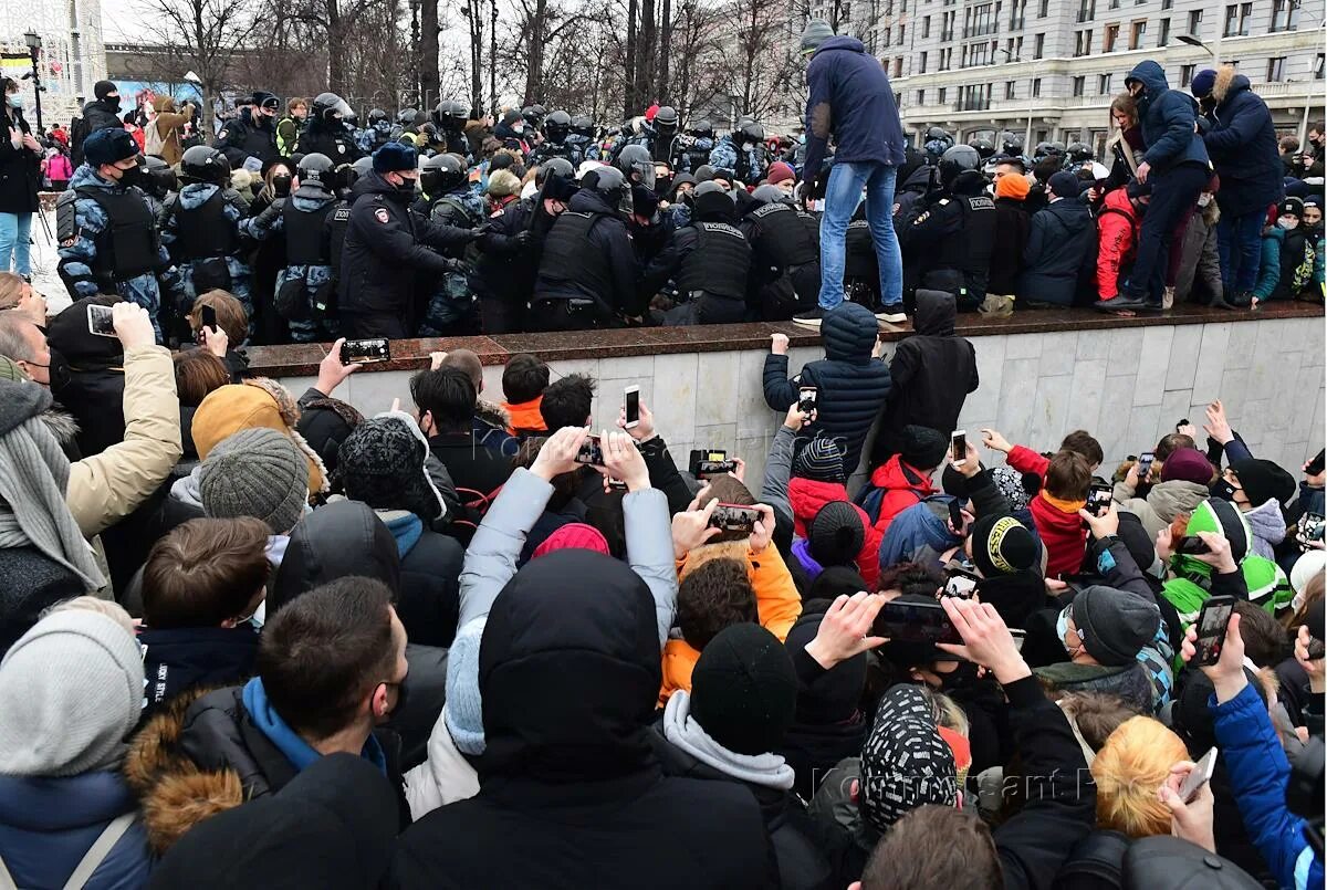 Последний митинг навального. Митинги в России 2021 Навальный. Митинг Навального 23 января 2021 Москва. Протесты в поддержку Алексея Навального (2021). Митинг за Навального в Москве 2021.