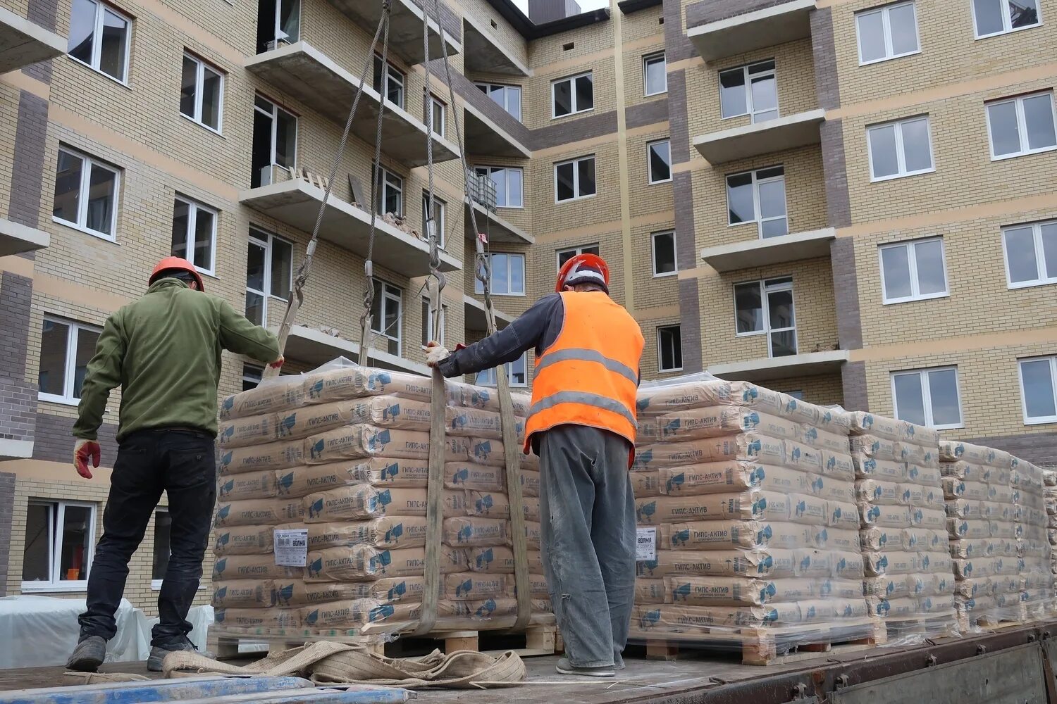 Стройки в Ростове. Дольщики строительство. Новое жилье. Стимулирование жилищного строительства. Квартиры обманутым дольщикам