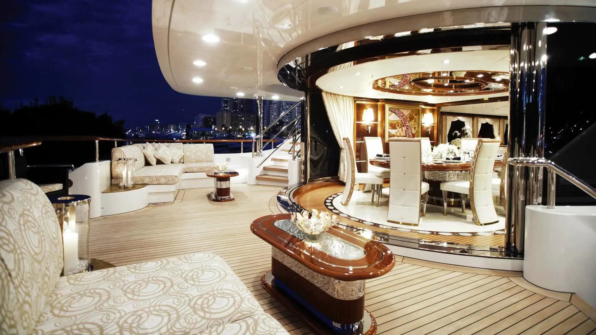 Включи лакшери. Benetti Luxury Yacht Interior. Яхты роскошь лакшери. Люксури яхта. Яхта арабского шейха интерьер.