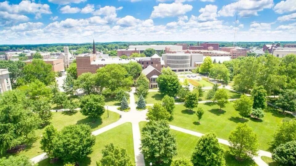 Green campus. Campus green. green campus pioneers. рози кампус. indiana state university.