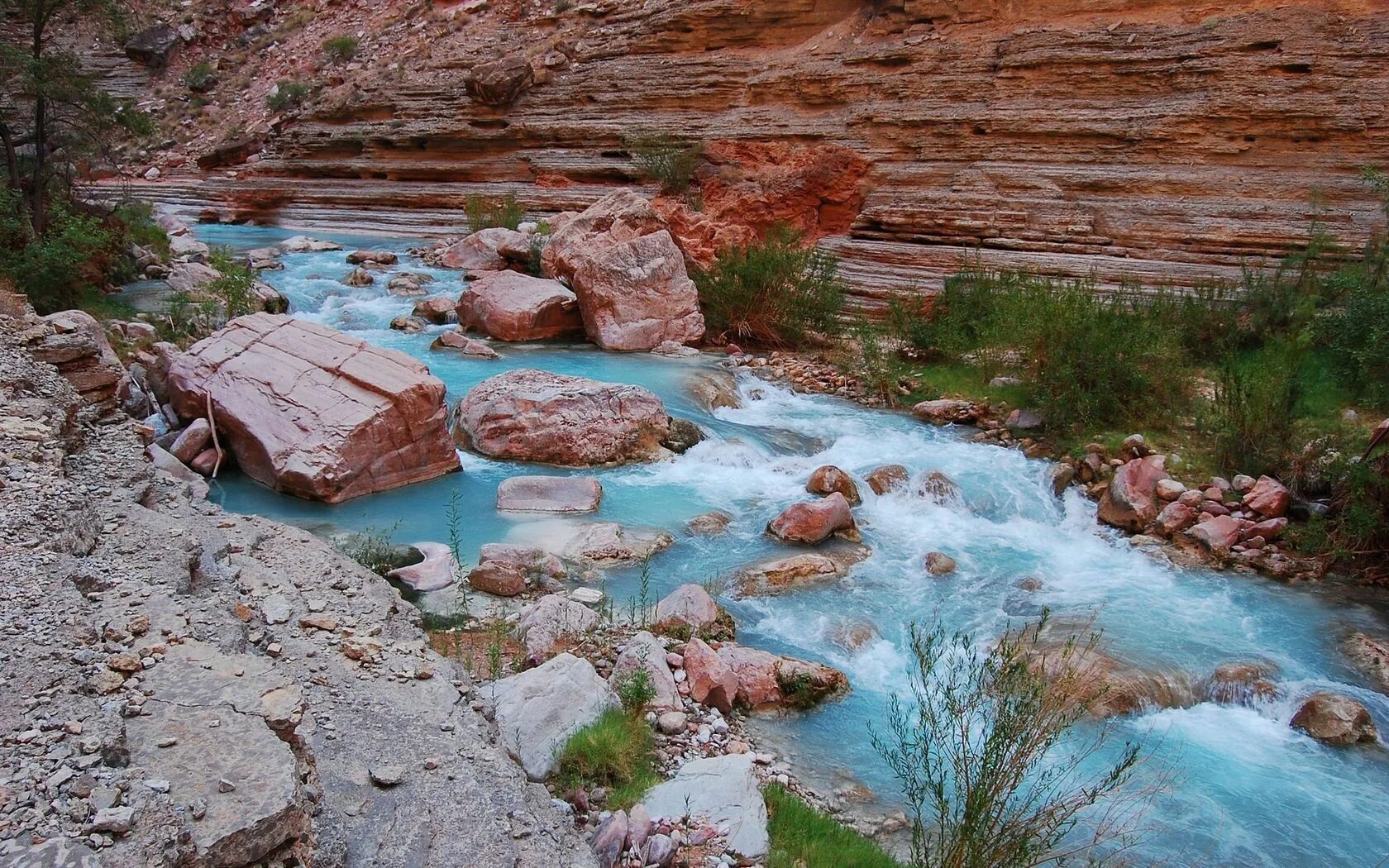 Вода горная порода. Текучие воды. Разрушение горных пород водой. Разрушение камней водой. Вода в горных породах.