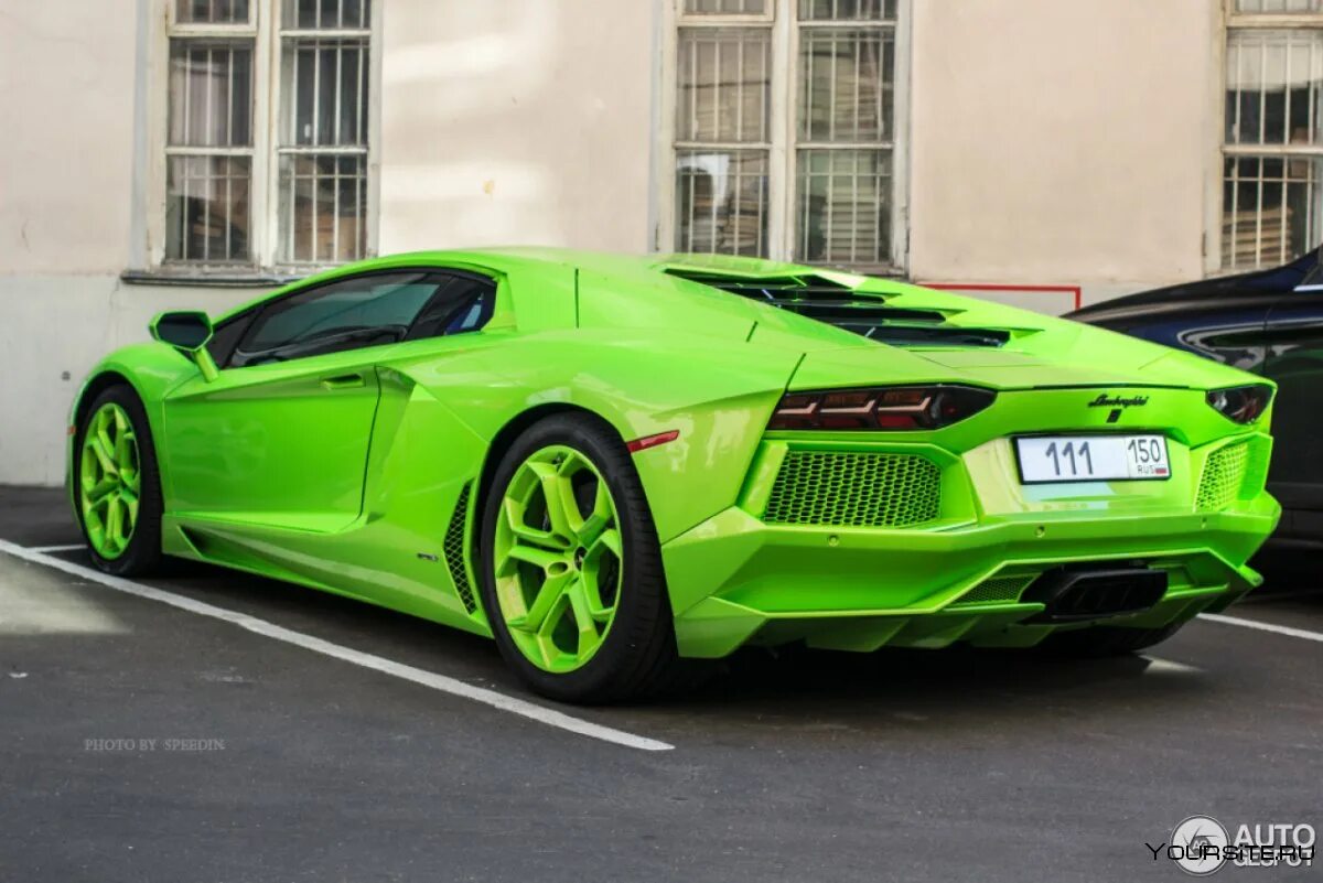 Зеленая машина фото. Lamborghini Aventador lp700-4 Green. Ламборджини авентадор салатовый. Lamborghini Aventador зеленого цвета. Lamborghini Aventador i зелёный.