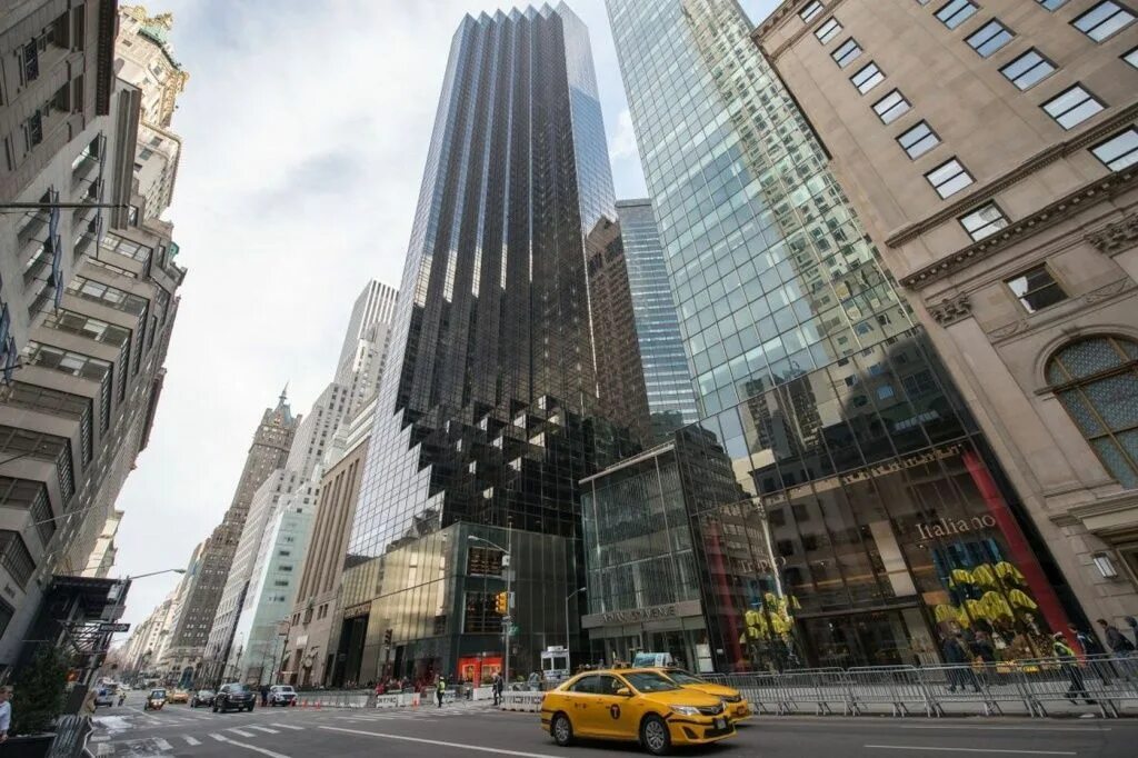 Продажа Кондоминиум в Trump Tower, 721 FIFTH AVE, 33C Midtown, New York в