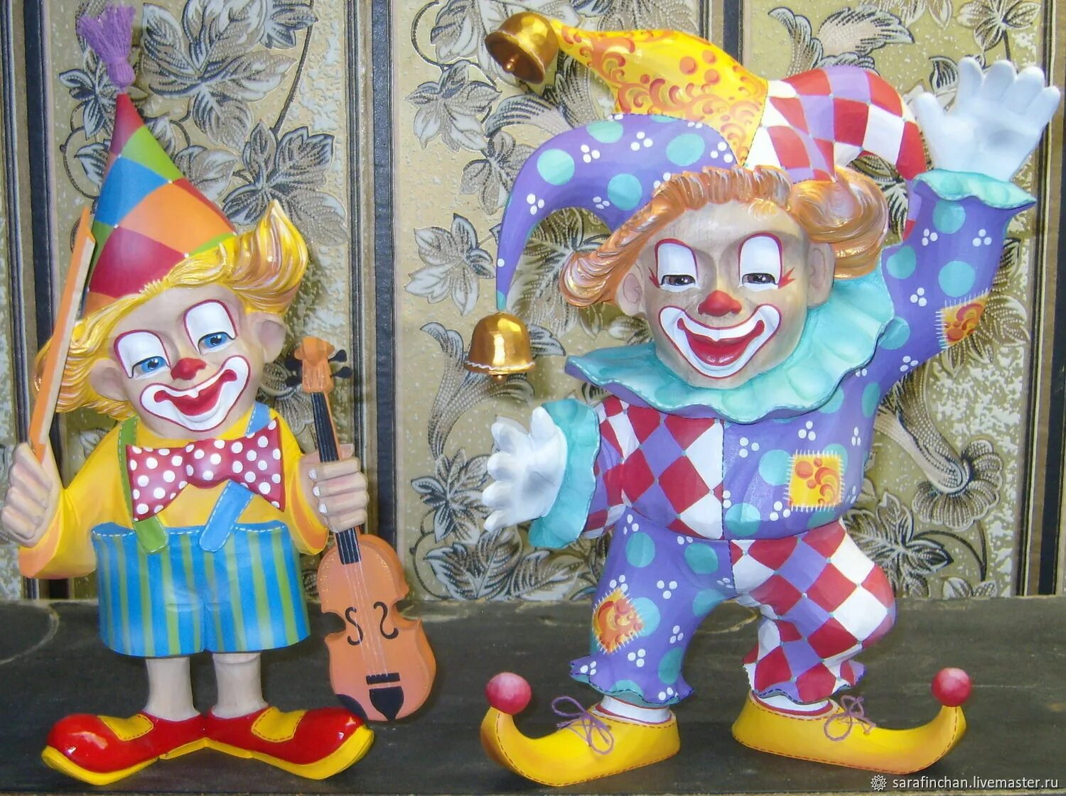 Клоуны (скульптура). Скульптура клоуна в Красноярске. Клоун Нара. Скульптура клоуна в Красноярске зимой. Клоуны нары