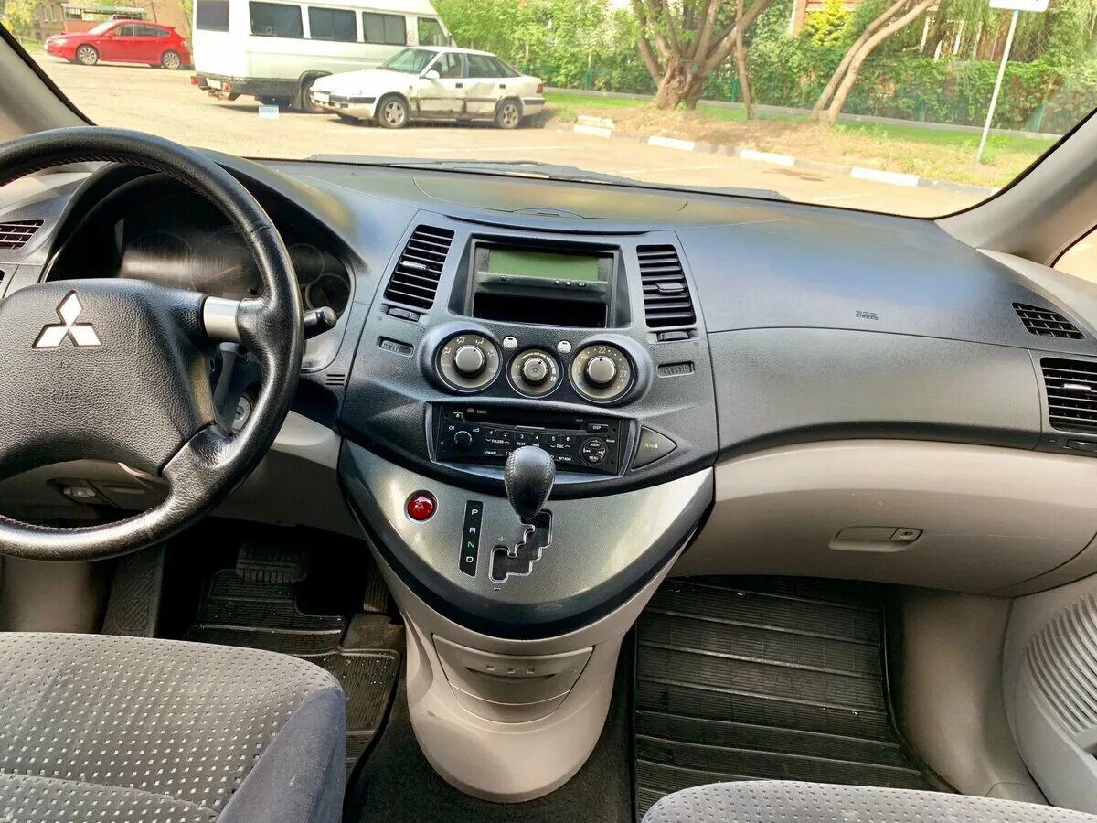 Второй ряд сидений продолжение! Mitsubishi Grandis, 2,4 л, 2007 года тюнинг DR