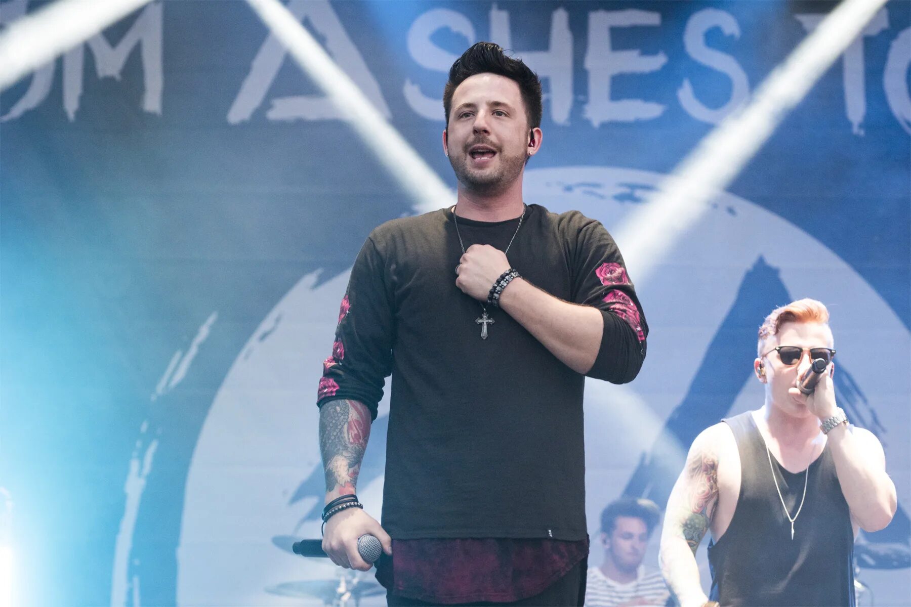 Группа from ashes to new. Мэт мадиро trivium. мэт мадиро from ashes to new. from ashes to new heartache.