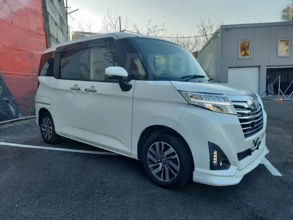 Toyota roomy 2017. Тойота руми кастом. Toyota tank 2018. 0 cvt. Toyota roomi 2018 фото.