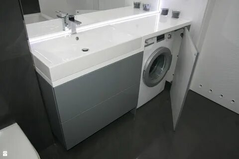 Стол в ванной шкаф