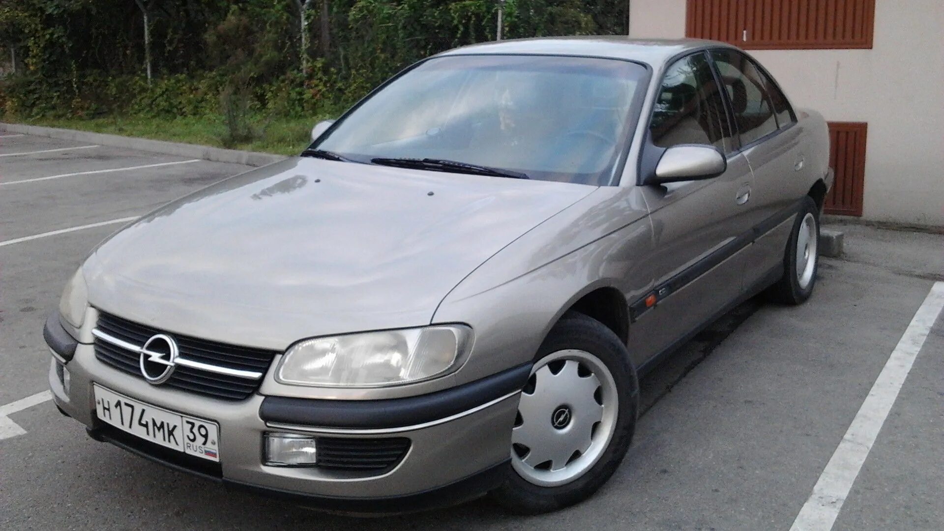 Купить опель омега б на авито. Opel Omega b 1998. Opel Omega 2. Opel Omega b 1998 2.0. Опель Омега 1996 2.0.