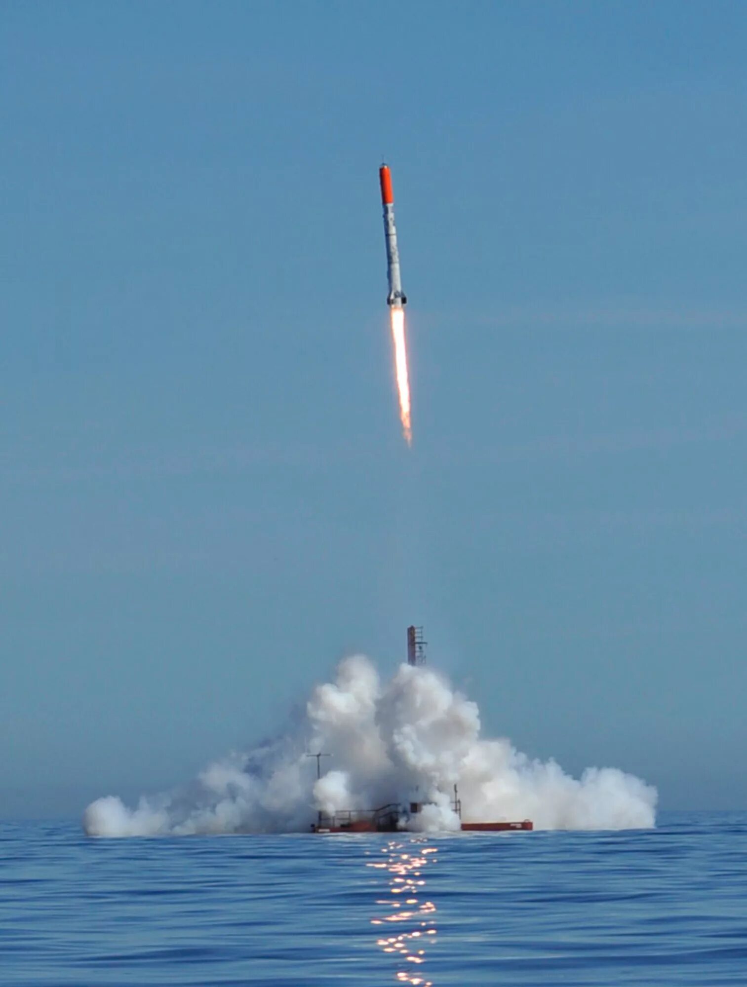 Межконтинентальная баллистическая ракета булава. Морская ракета. Ракета на море. Suborbitals. Ракета на море.