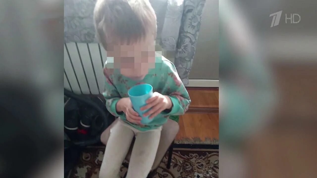 Отец издевался над девочками