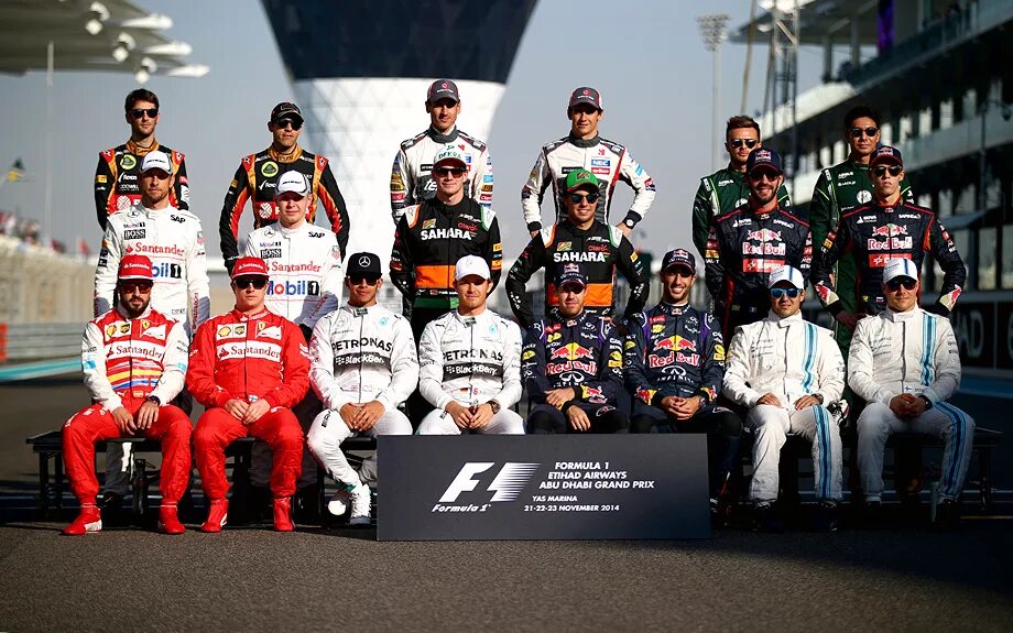 Макларен f1 команда. Ф1 хюлькенберг 2022. Сколько лет формула 1. Сколько лет формула 1. Ferrari f1 1956.